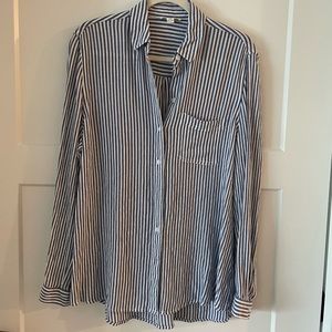 Beach lunch lounge striped crinkle button down